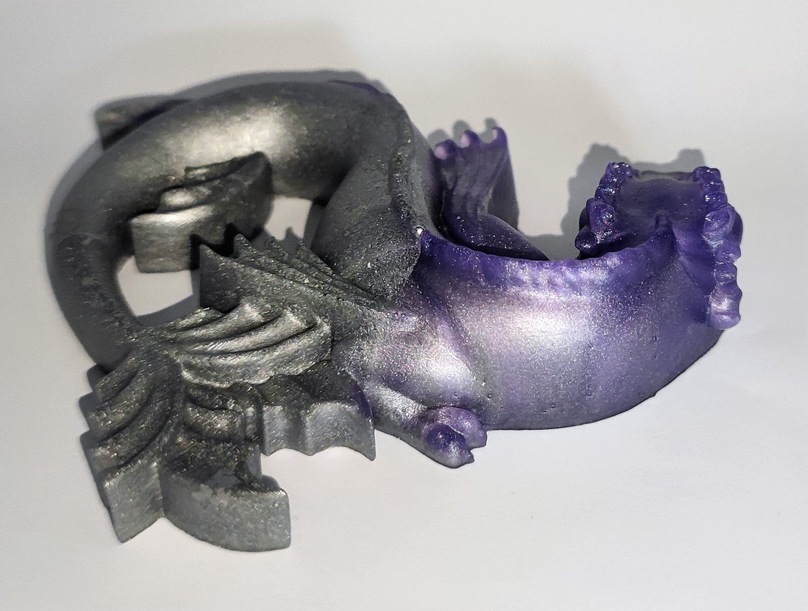 Dragon résine époxy gris et violet