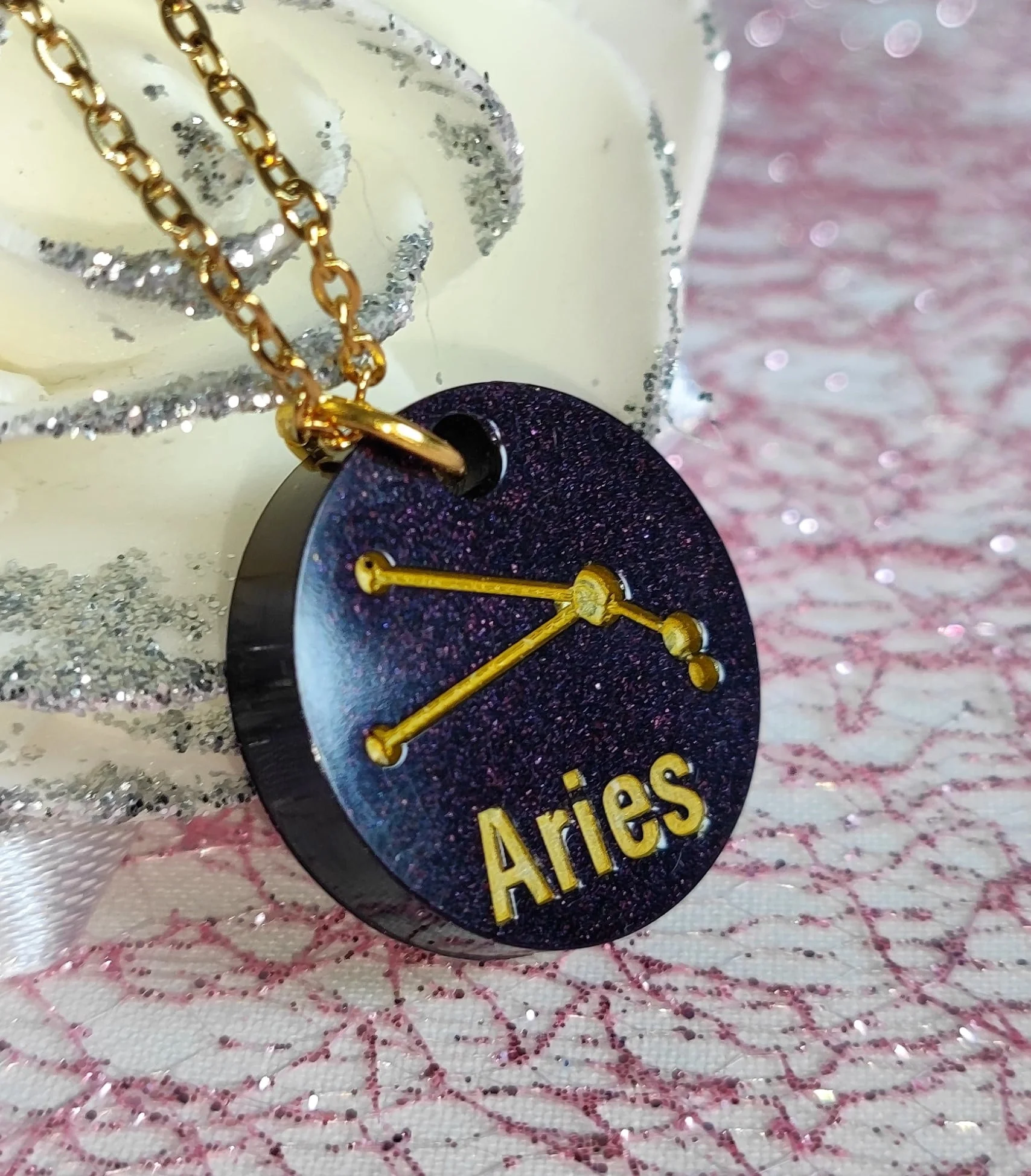 Pendentif signe astrologique belier résine époxy