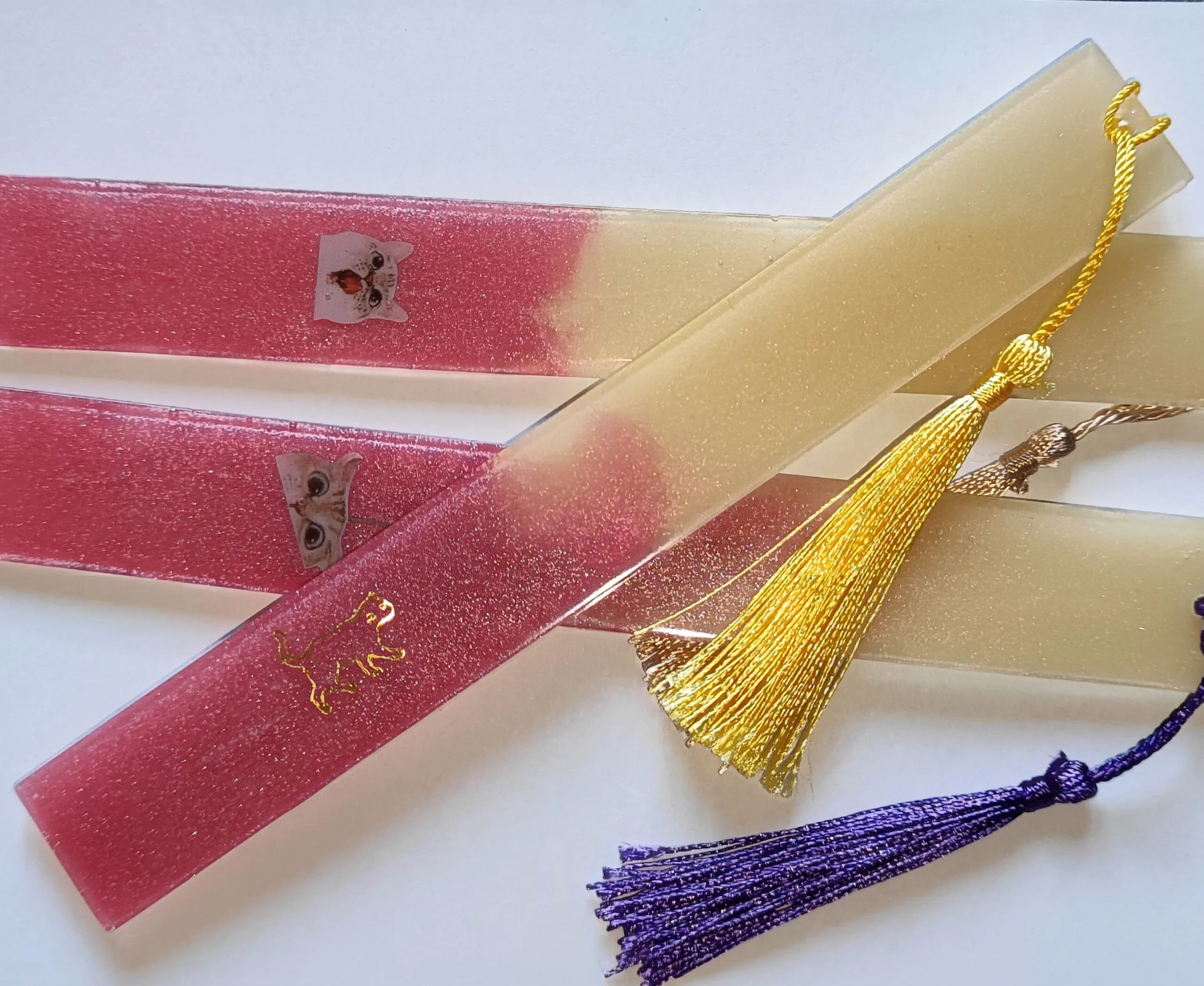 Marque page résine époxy rose écru