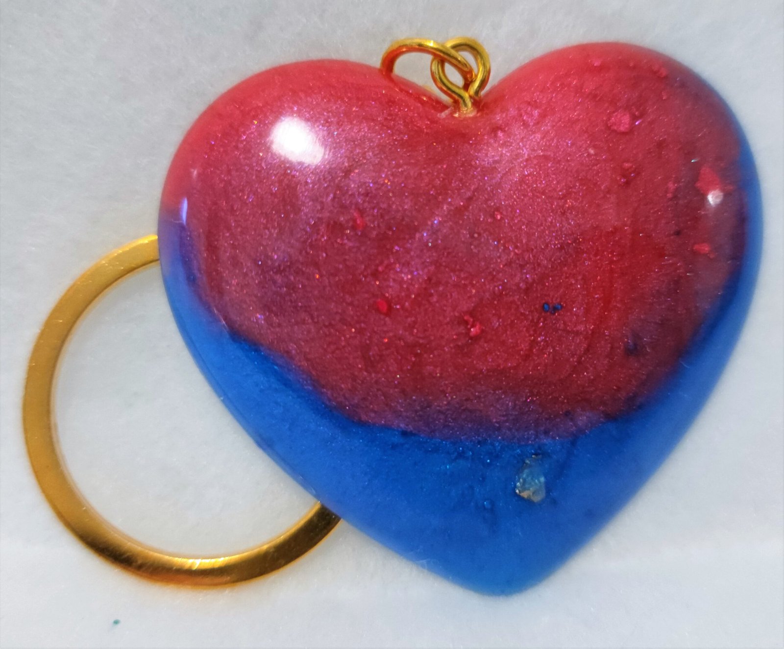 Porte-clé cœur résine époxy rose et bleu