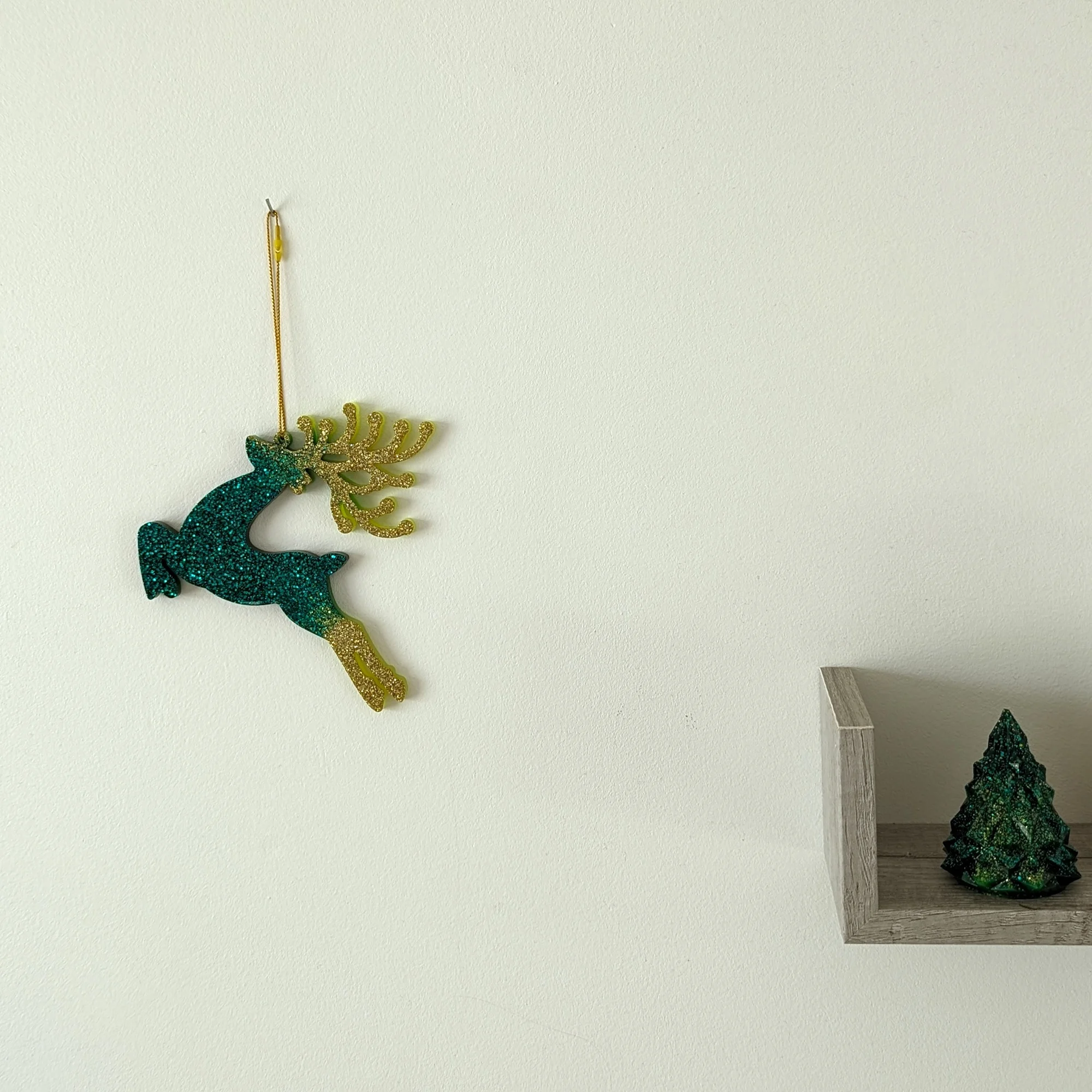 Suspension de Noël Renne vert et doré modèle 3